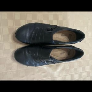 Clarks Collection Womens Black‎ Leather 1.5” Heel Slip On Loafers 15807 Size 9.5